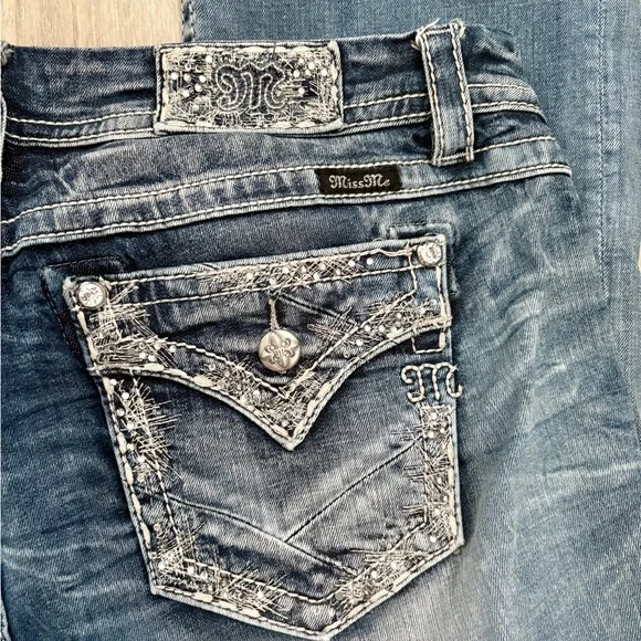 Miss Me mid rise easy boot Jeans 33x32 - Picture 2 of 6